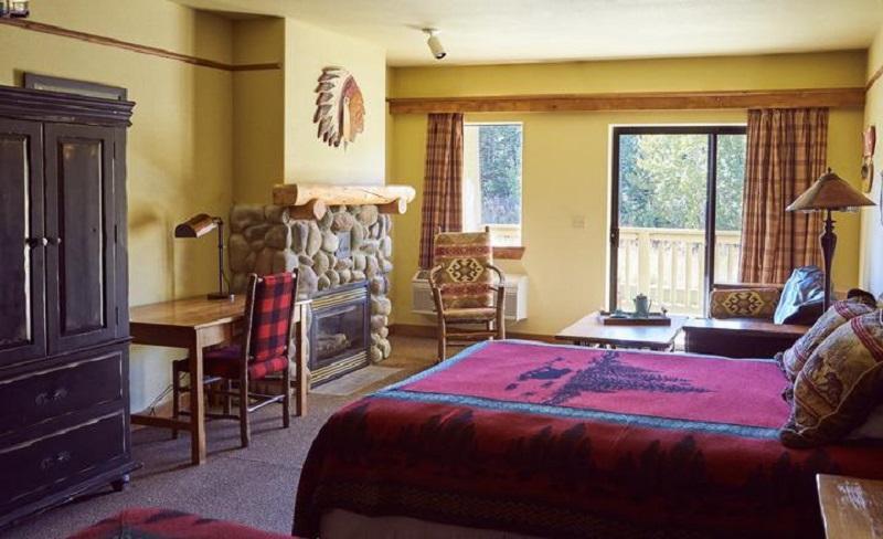 St. Mary Village Lodge *